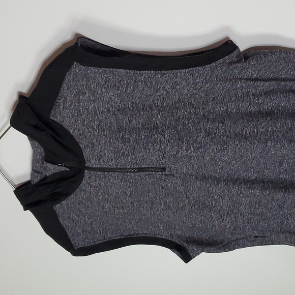 LULULEMON size 8 half zip black and grey hooded sleeveless jacket - Picture 2 of 7
